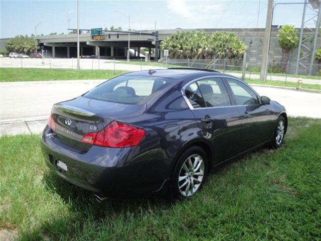 Infiniti G35 2008 photo 4