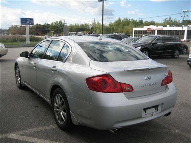 Infiniti G35 2008 photo 3