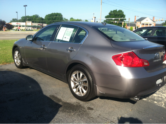 Infiniti G35 2008 photo 2