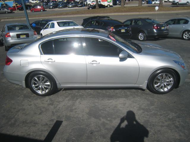 Infiniti G35 2008 photo 3