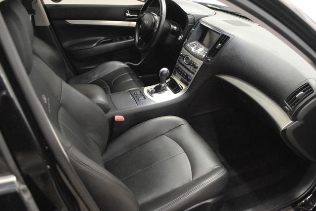 Infiniti G35 2008 photo 2