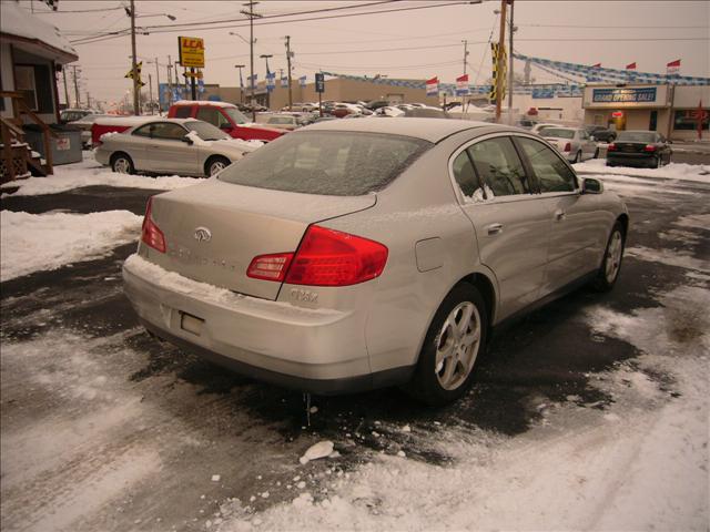 Infiniti G35X 2004 photo 1