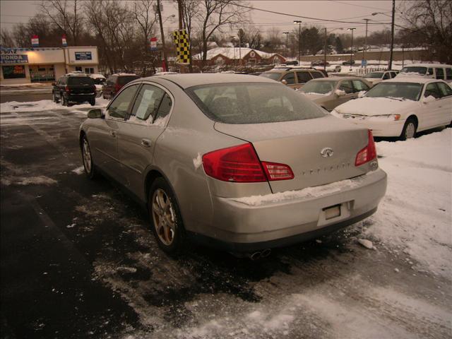 Infiniti G35X 2004 photo 3