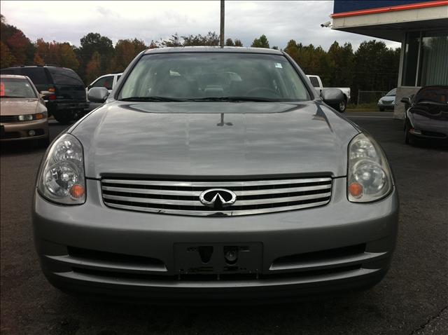 Infiniti G35X 2004 photo 2