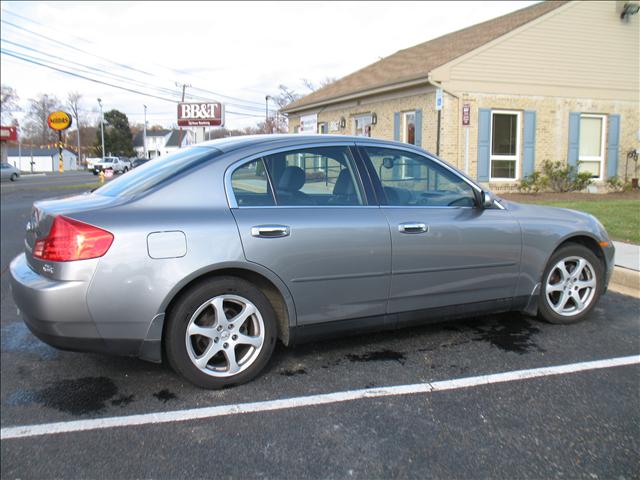 Infiniti G35X 2004 photo 2