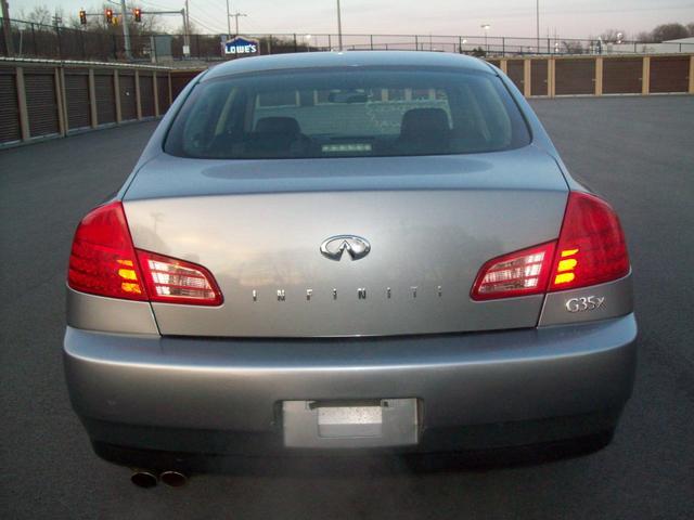 Infiniti G35X 2004 photo 2