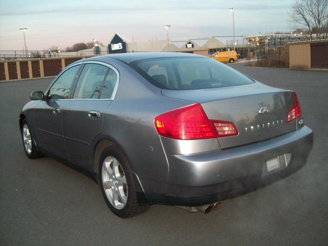 Infiniti G35X 2004 photo 3