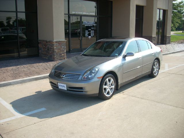 Infiniti G35X 2004 photo 2