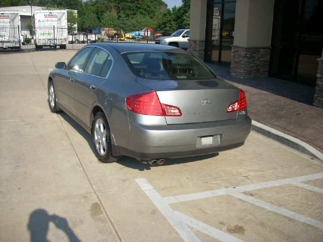 Infiniti G35X 2004 photo 3