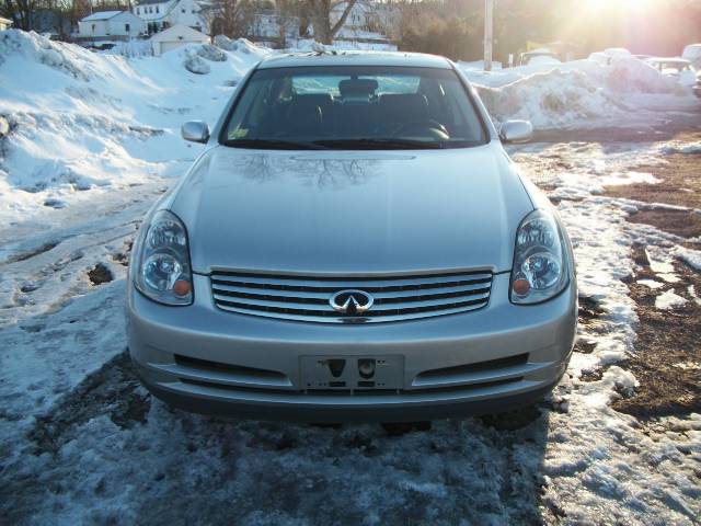 Infiniti G35X 2004 photo 2