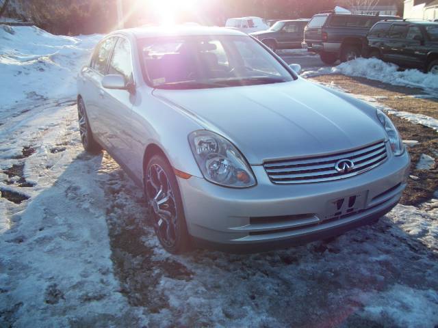 Infiniti G35X 2004 photo 3