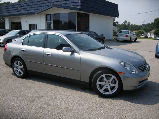 Infiniti G35X 2004 photo 1