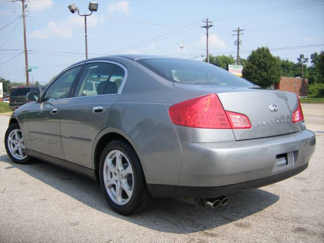 Infiniti G35X 2004 photo 4