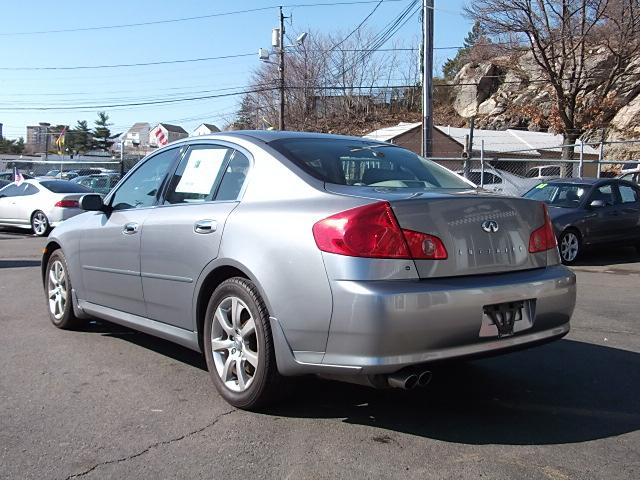 Infiniti G35X 2006 photo 2