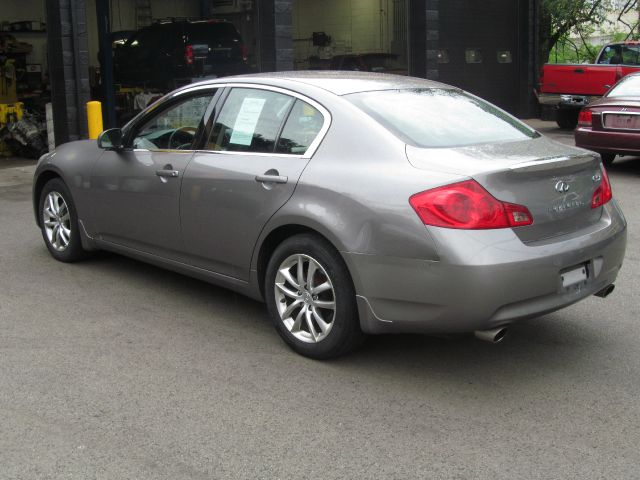 Infiniti G35X 2007 photo 2