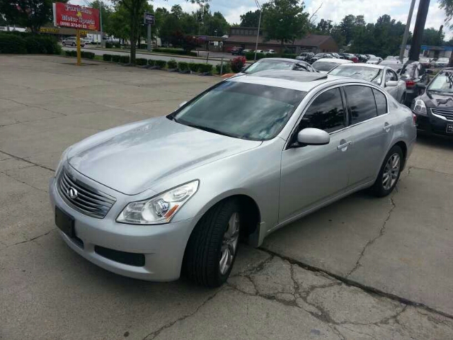 Infiniti G35X 2007 photo 2