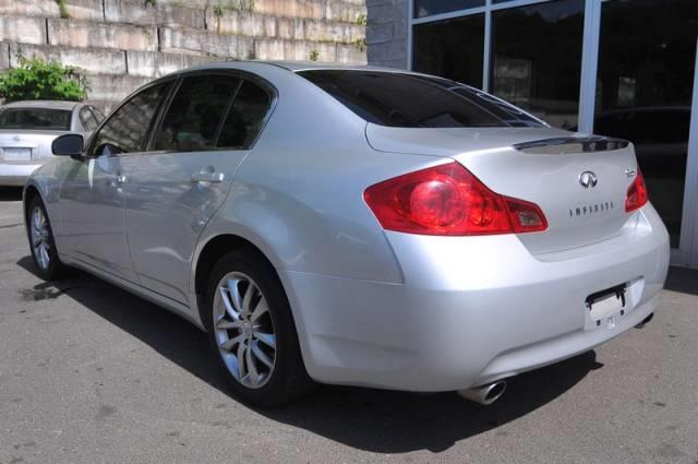 Infiniti G35X 2007 photo 2