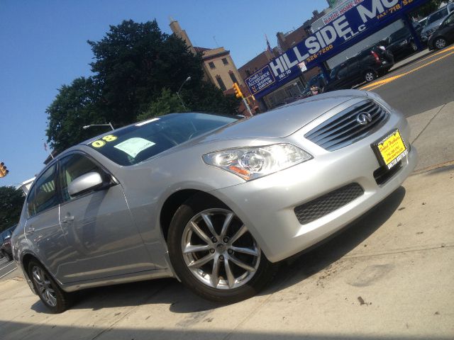 Infiniti G35X 2008 photo 2