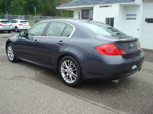 Infiniti G35X 2008 photo 2