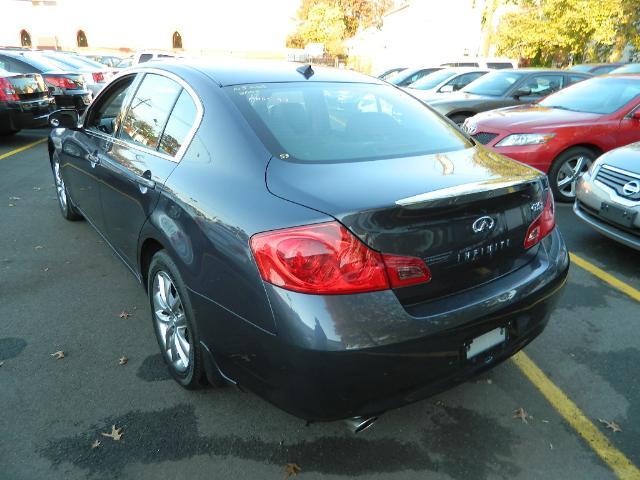 Infiniti G35X 2008 photo 2