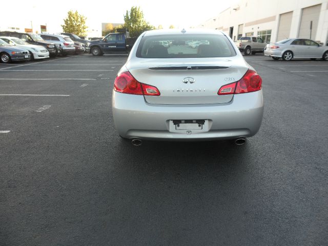 Infiniti G35X 2008 photo 4