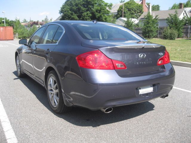 Infiniti G35X 2008 photo 2