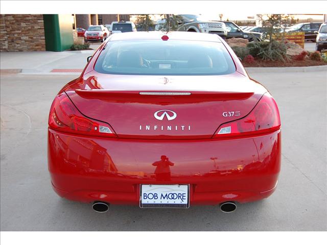 Infiniti G37 2008 photo 2