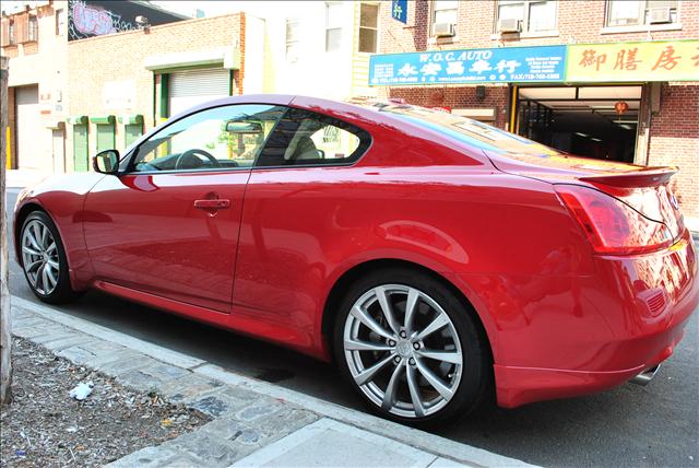 Infiniti G37 2008 photo 2