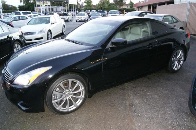 Infiniti G37 2008 photo 2