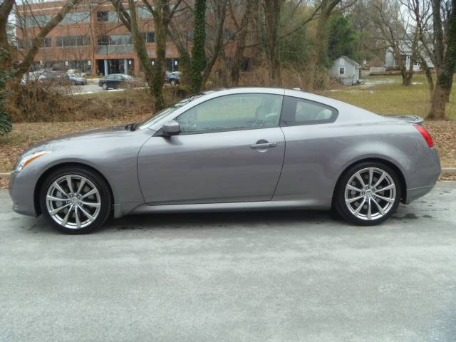 Infiniti G37 2008 photo 2