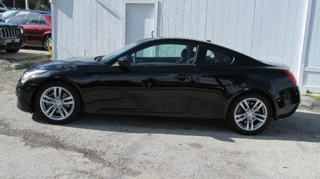 Infiniti G37 2008 photo 2