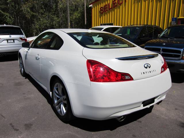 Infiniti G37 2008 photo 2