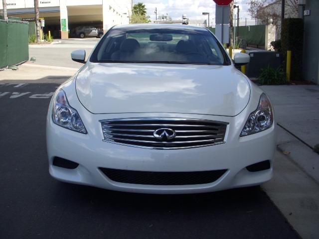 Infiniti G37 2008 photo 2