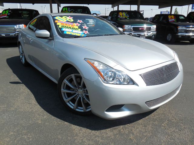 Infiniti G37 2008 photo 2