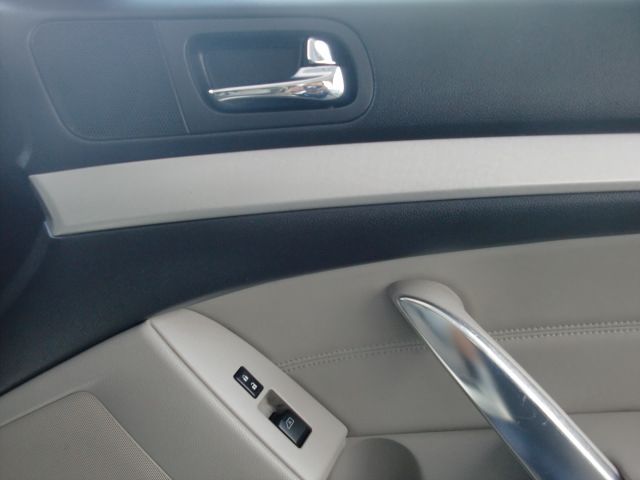 Infiniti G37 2008 photo 9