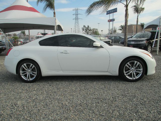 Infiniti G37 2008 photo 1