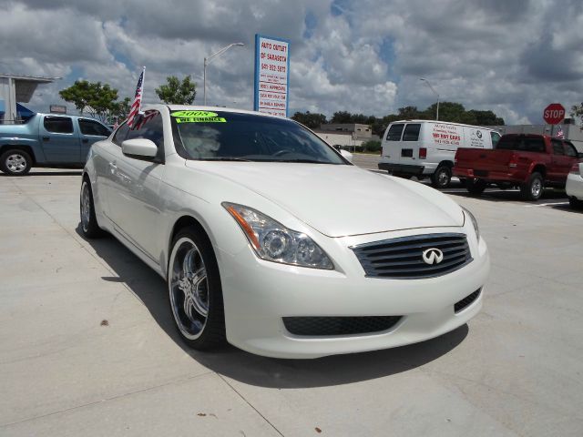 Infiniti G37 2008 photo 2