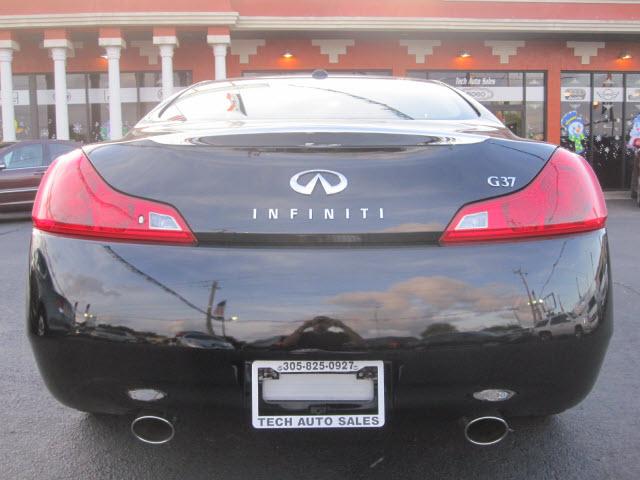 Infiniti G37 2008 photo 4