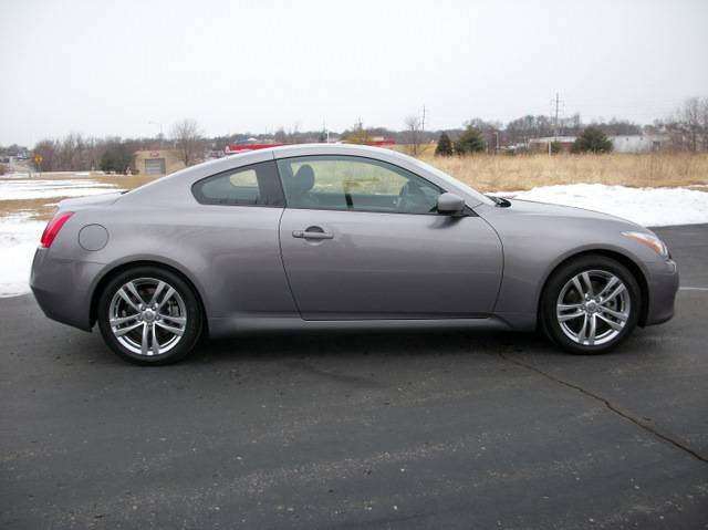 Infiniti G37 2008 photo 2