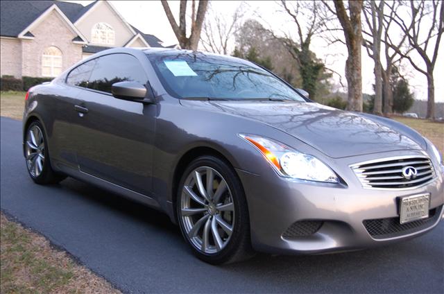 Infiniti G37 2008 photo 2