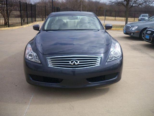 Infiniti G37 2008 photo 2