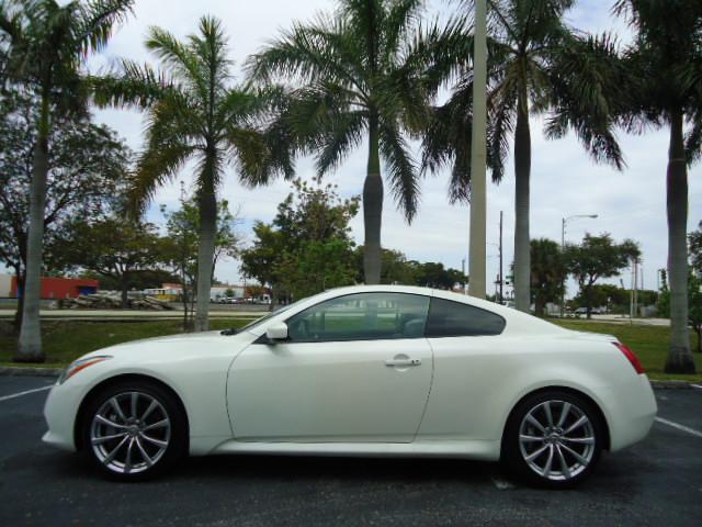 Infiniti G37 Deluxe Premium Hardto Coupe