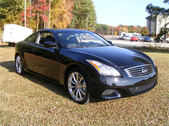 Infiniti G37 2009 photo 2