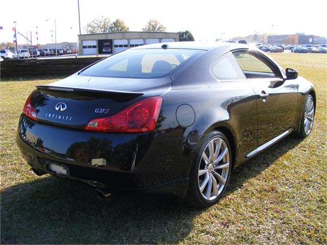 Infiniti G37 2009 photo 1