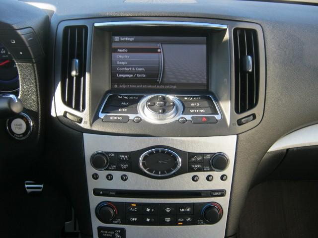 Infiniti G37 2009 photo 2