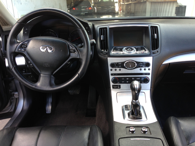 Infiniti G37 2009 photo 1