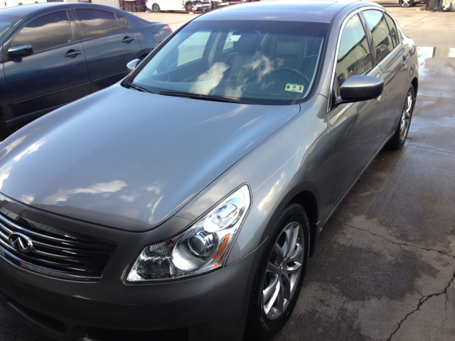 Infiniti G37 2009 photo 2