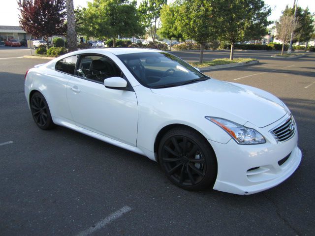 Infiniti G37 2009 photo 12