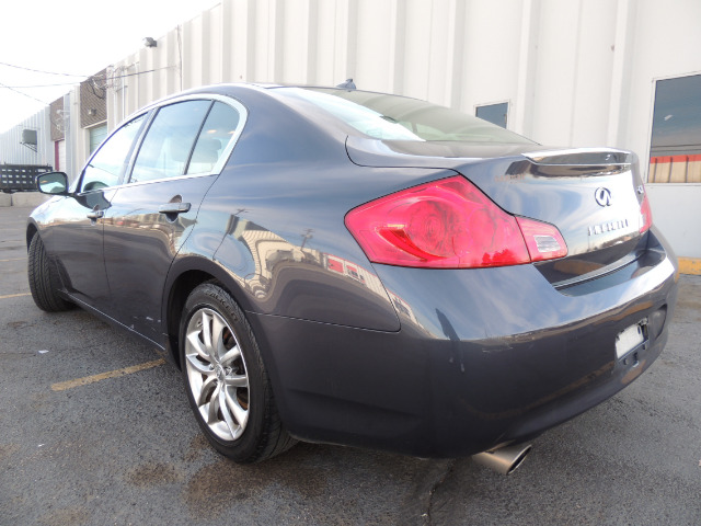 Infiniti G37 2009 photo 2