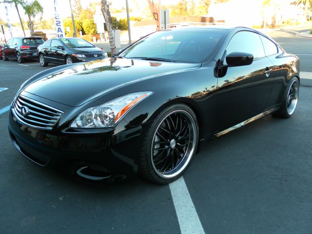 Infiniti G37 2009 photo 4